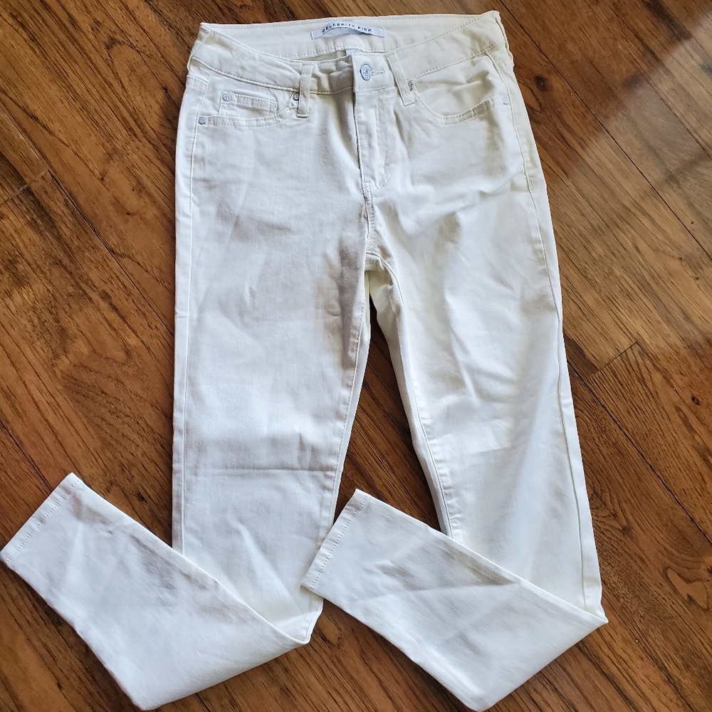 White Mid Rise Skinny Jeans- new, no tag